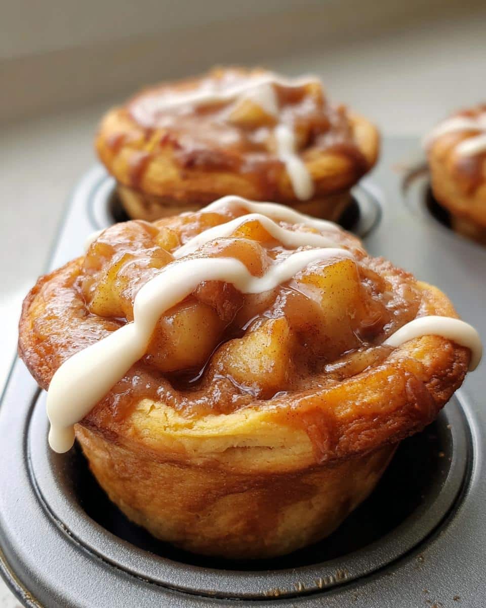 Cinnamon Roll Apple Pies - detail 1