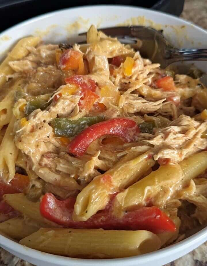 Crockpot Chicken Fajita Pasta